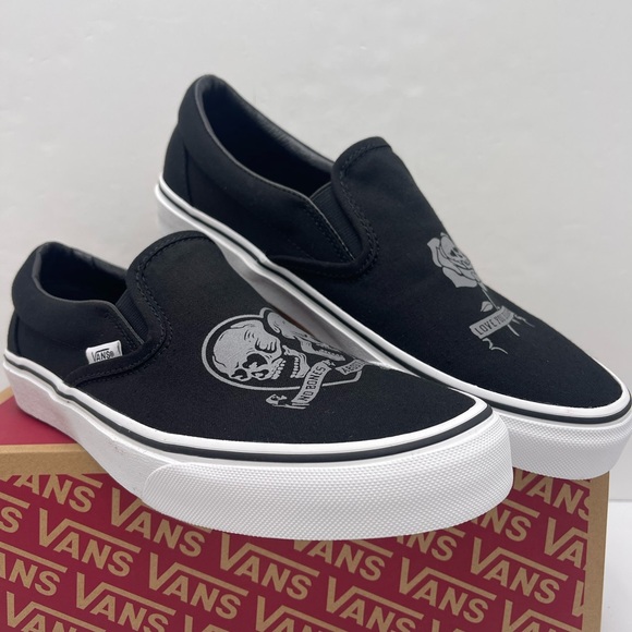 Vans Skull Men’s Classic Slip-On
Love You To Death Black/True White Sneakers - Picture 12 of 16